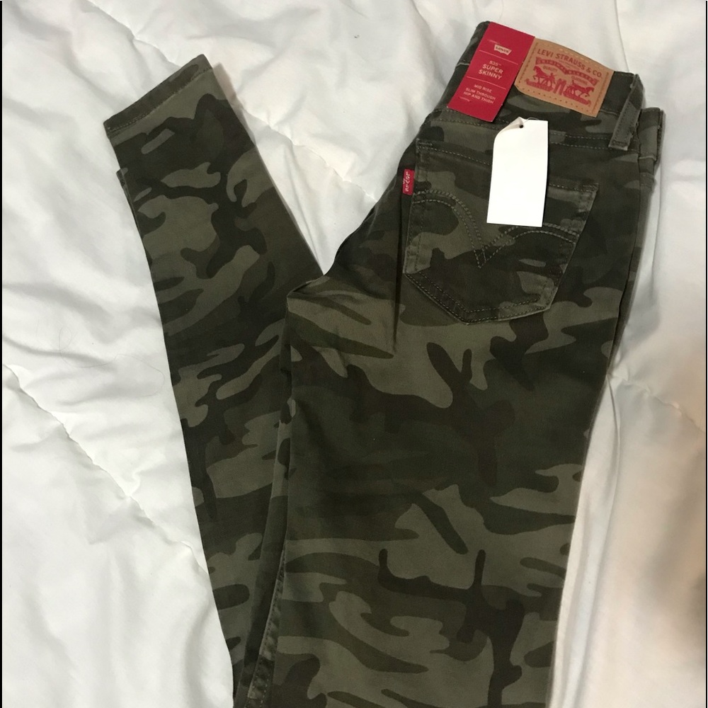 never worn camp Levi’s